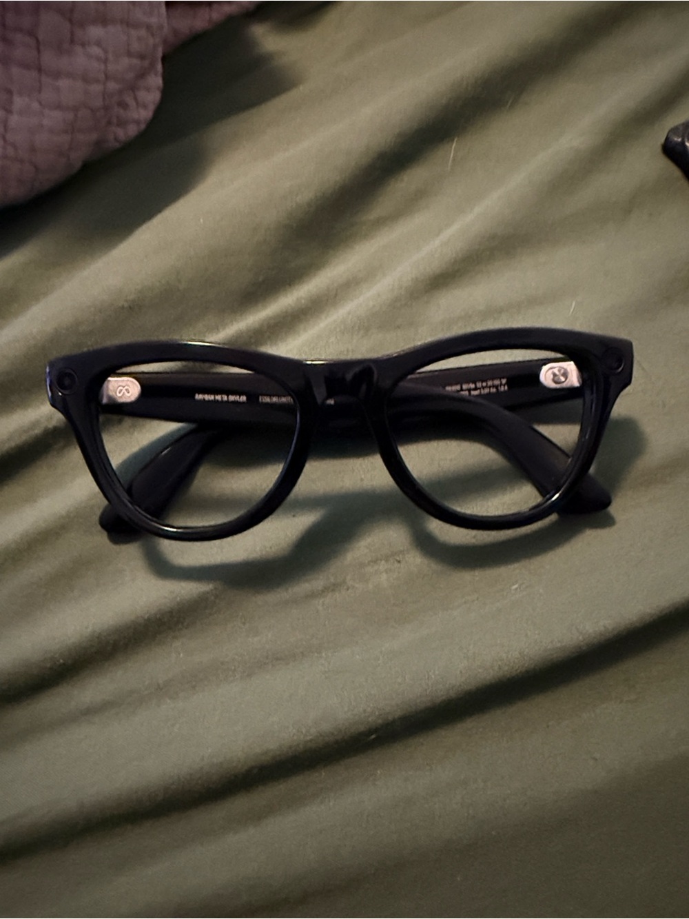 Used Ray-Ban Skyler Gen 1 works perfect but no case!
